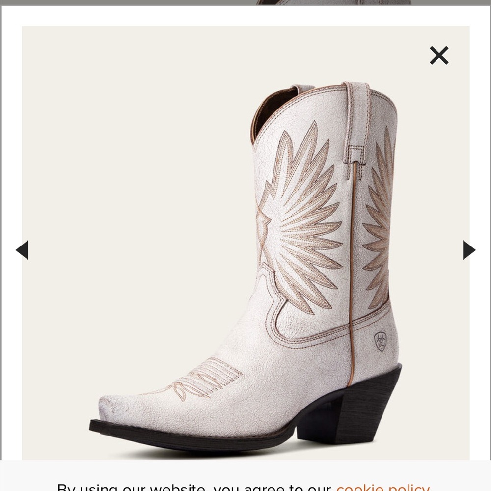 NWT Ariat Goldie white distressed cowboy boot Sz 9